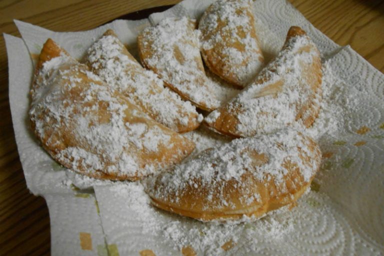 Guava and Cream Cheese Empanadas Guava and Cream Cheese Empanadas