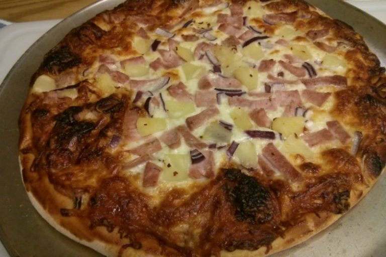 Hawaiian Barbecue Pizza