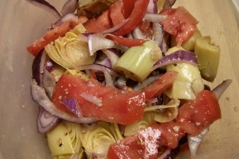 Artichoke, Red Onion & Tomato Salad