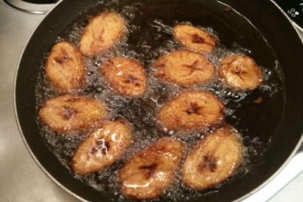 Plátanos Maduros Fritos (Fried Sweet Plantains) Plátanos Maduros Fritos (Fried Sweet Plantains)