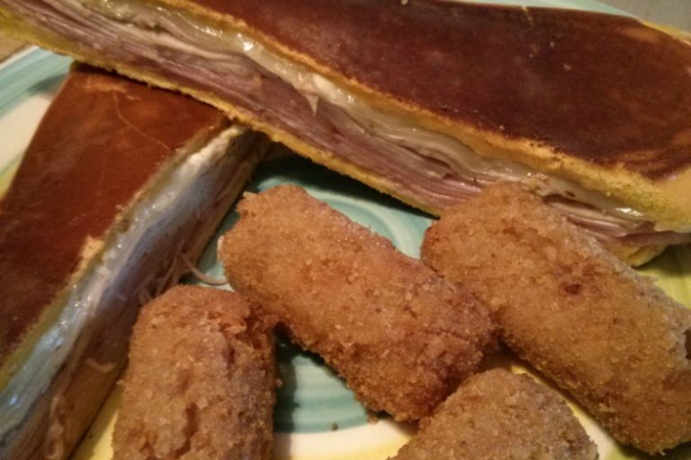 Medianoche Sandwich Medianoche Sandwich